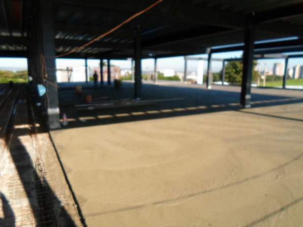 Estrutura Met�lica 50% 1� laje concretada ? Fase 2 em 17/04/2013