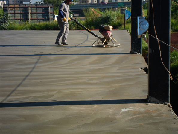 Estrutura Met�lica 50% 1� laje concretada ? Fase 2 em 17/04/2013