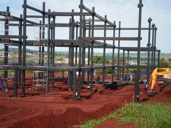 Estrutura met�lica - Instalada em 4/01/2013