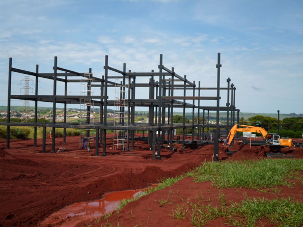 Estrutura met�lica - Instalada em 4/01/2013